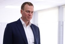 Губернатор Павел Малков поздравил жителей региона с Днем Конституции