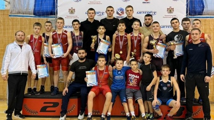 парни борцыjpg