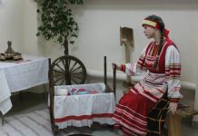 В Захаровском округе открыли этнографическую выставку