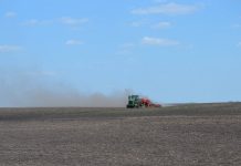 Захаровские аграрии планируют засеять яровыми культурами 22 610 гектаров