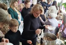 9 Мая в Безлыченском Доме культуры Захаровского округа провели акцию «Солдатская каша»
